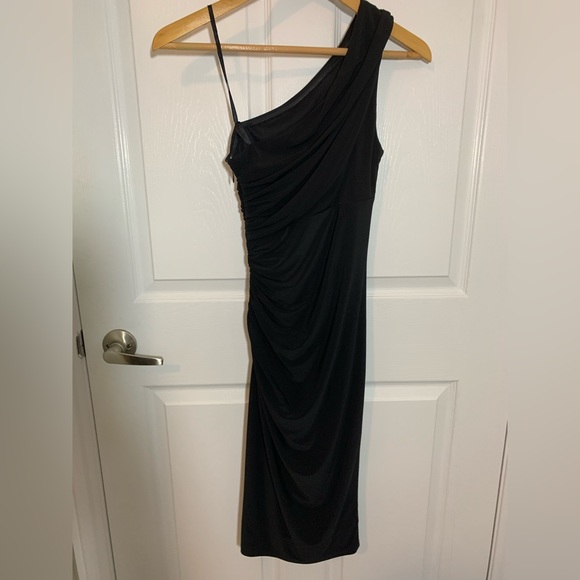 NWOT - le Chateau black one shoulder party dress - Picture 2 of 2